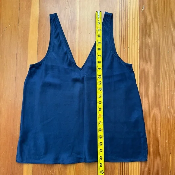 J.CREW The 2003 Washed Silk V-Neck Tank Bias Cut size 2 - Picture 8 of 11